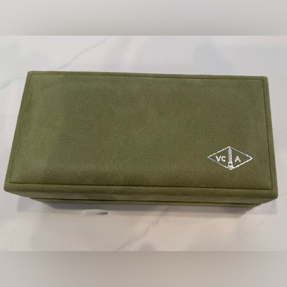 Van Cleef & Arpels Empty Box, used for bracelet